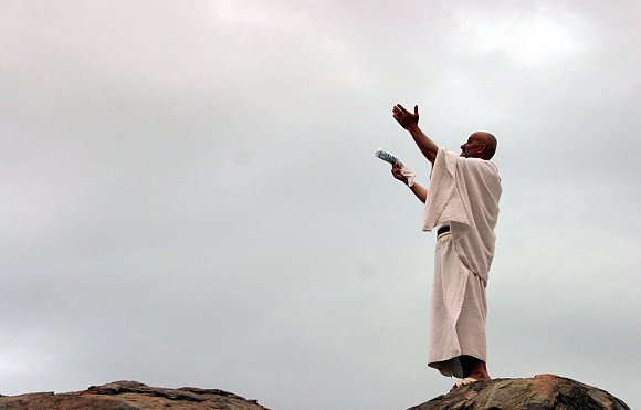 اللهم اغسلني من خطاياي بالماء والثلج